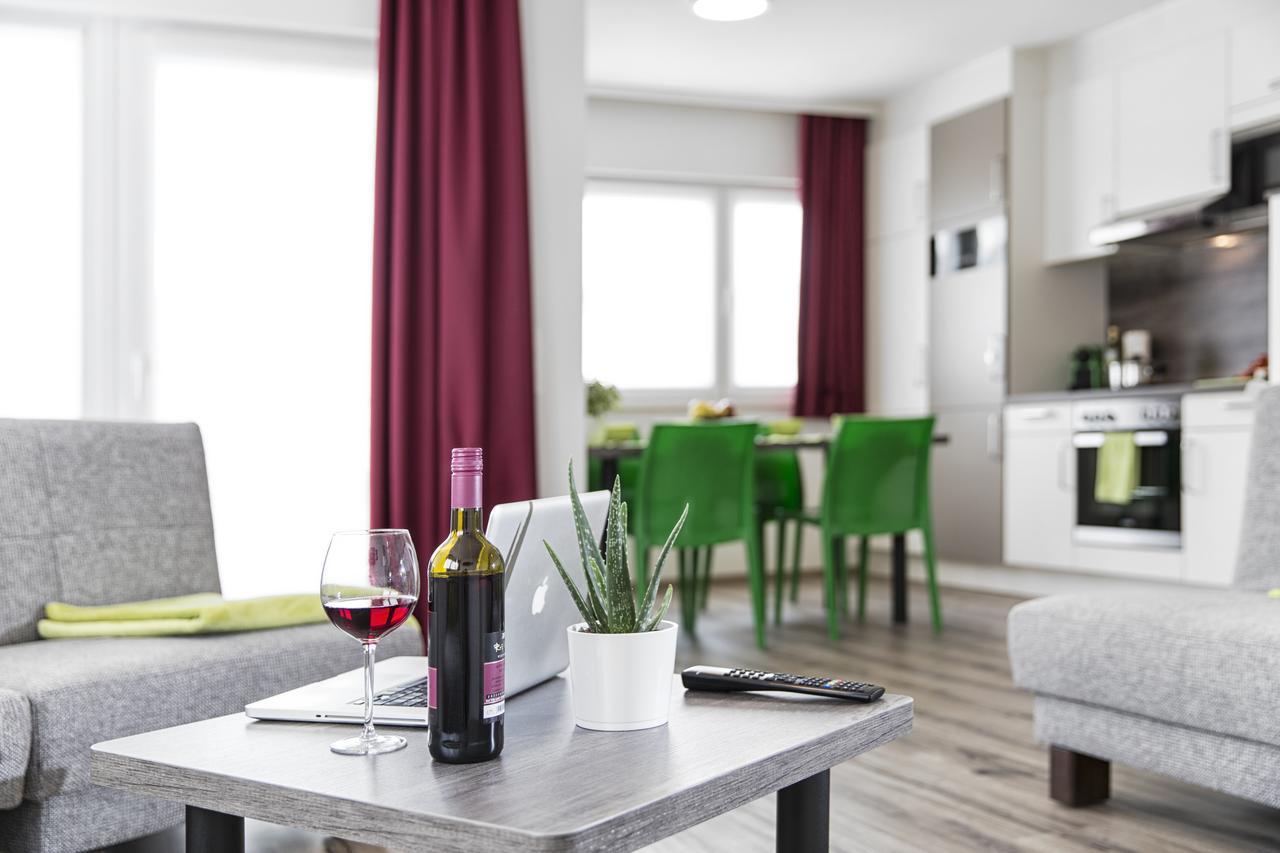 Business And Family Homes Бургау Екстериор снимка