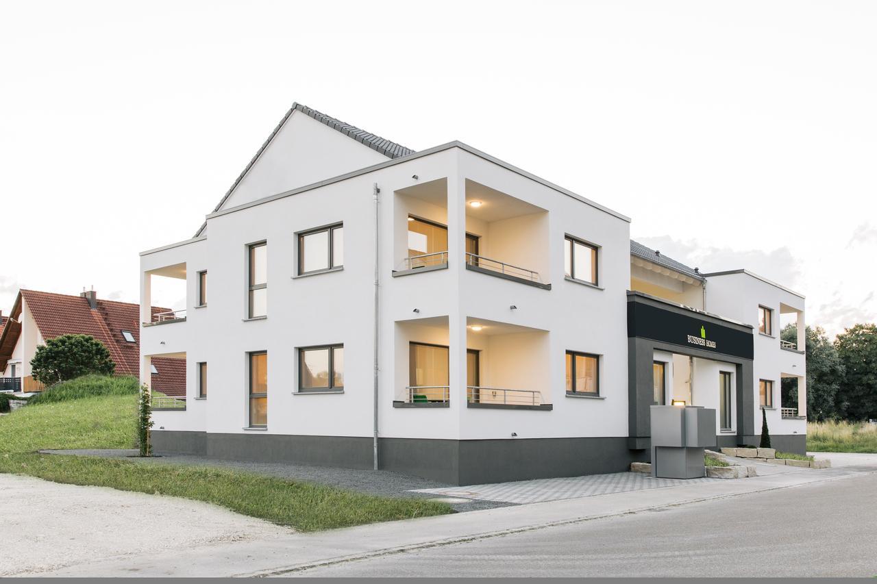 Business And Family Homes Бургау Екстериор снимка