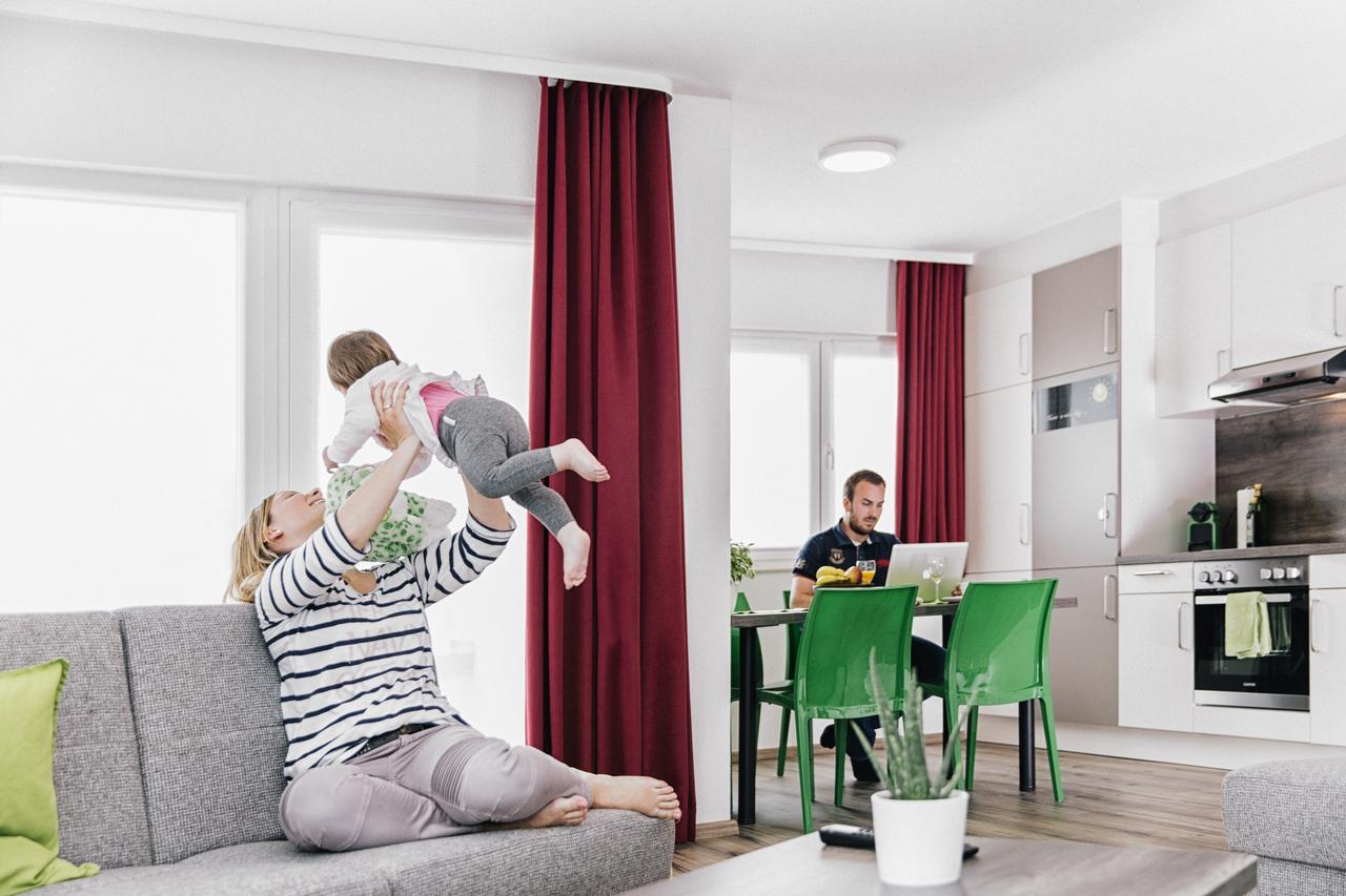 Business And Family Homes Бургау Екстериор снимка
