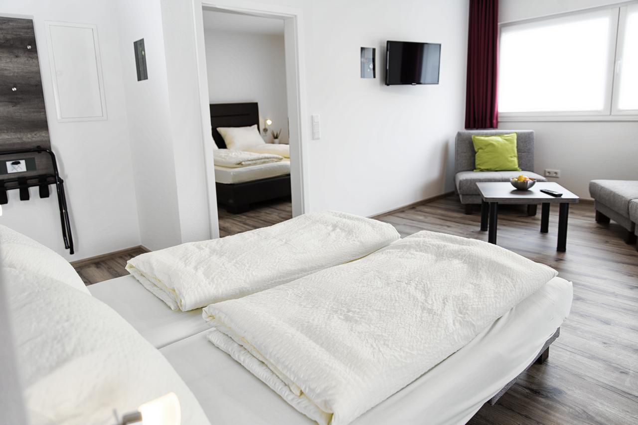 Business And Family Homes Бургау Екстериор снимка
