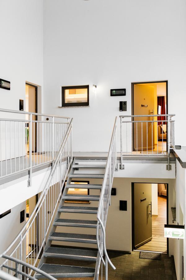 Business And Family Homes Бургау Екстериор снимка