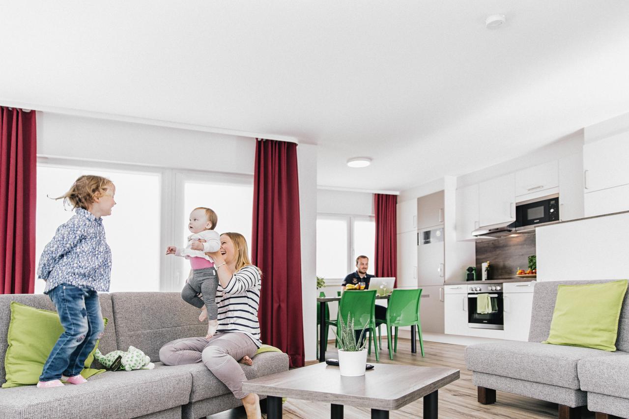 Business And Family Homes Бургау Екстериор снимка