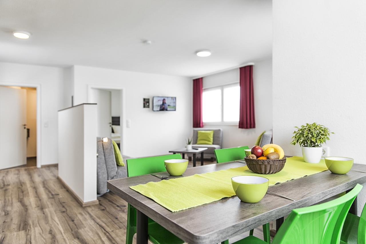 Business And Family Homes Бургау Екстериор снимка